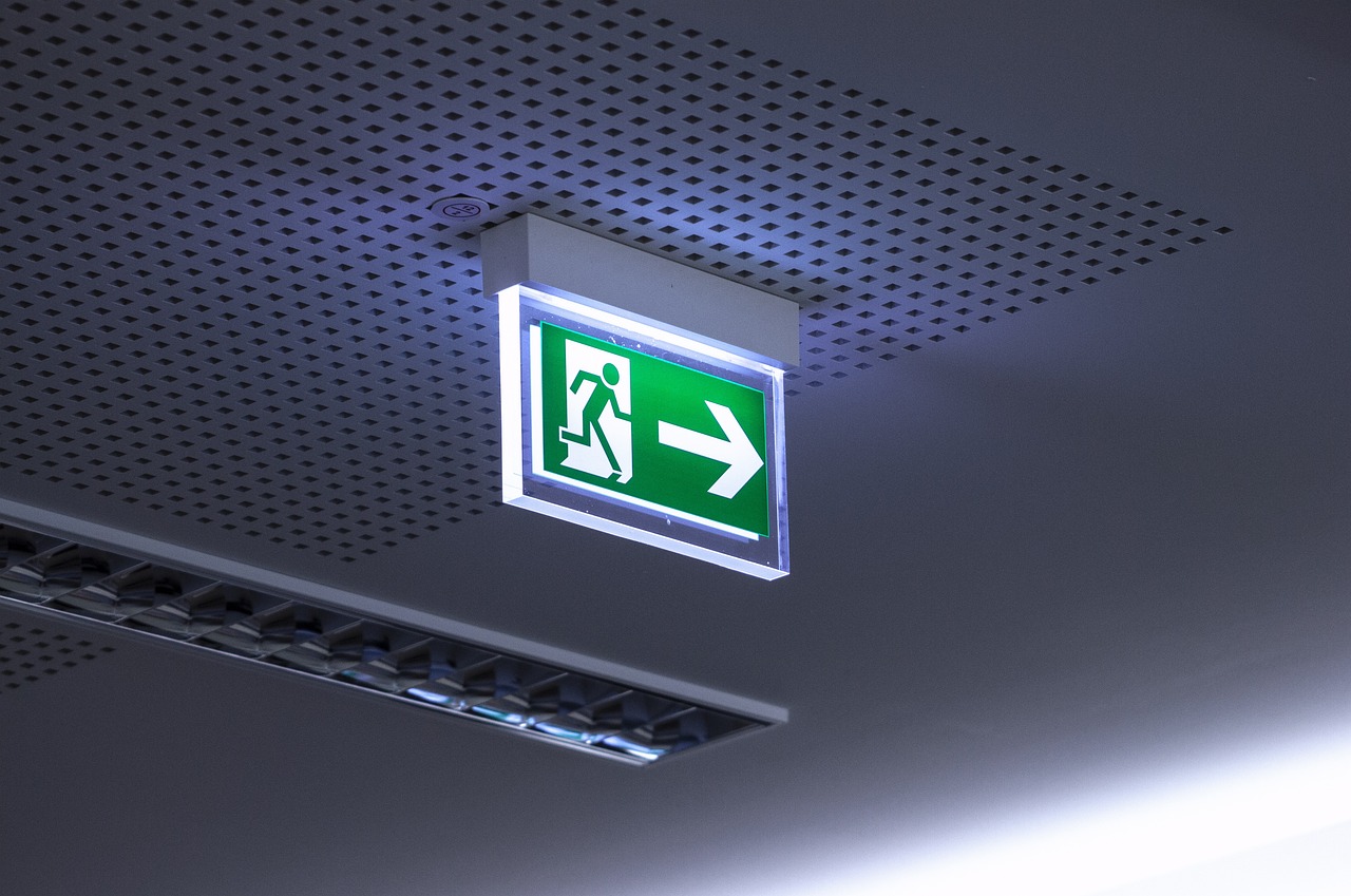panic push bar emergency exit device