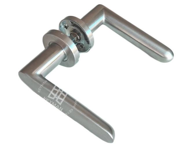 Offset Pull Handle vs. Straight Pull Handle — What's the Difference and When to Use Each